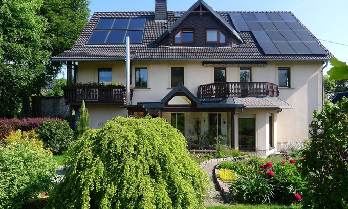 Frauenstein Apartamento | Apartamento 'Börner' con vistas a la montaña y Wi-Fi