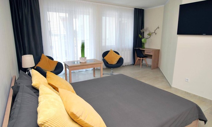Willich Apartamento | Apartamento 'Brangshof' con terraza compartida, balcón y wifi