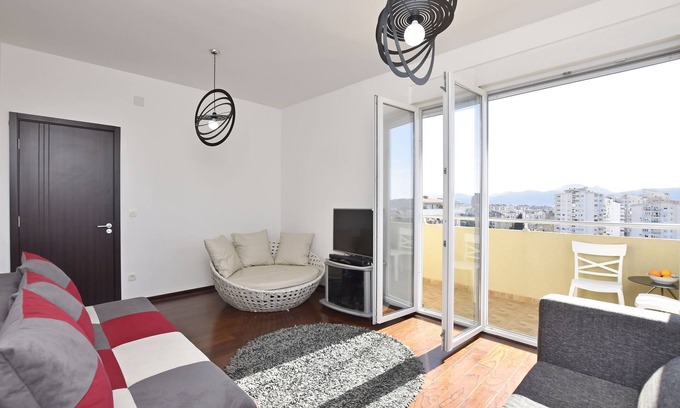 Zeljeznica Apartamento | Apartment Branko