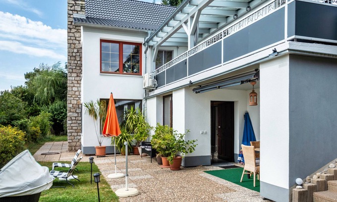 Schillingsfuerst Apartamento | Apartamento 'Brenda' con terraza privada, jardín privado y Wi-Fi