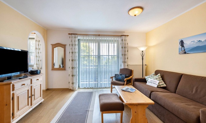 Oberaudorf Apartamento | Apartment 'Brünnstein- Nr 61' with Mountain View, Shared Pool and Sauna