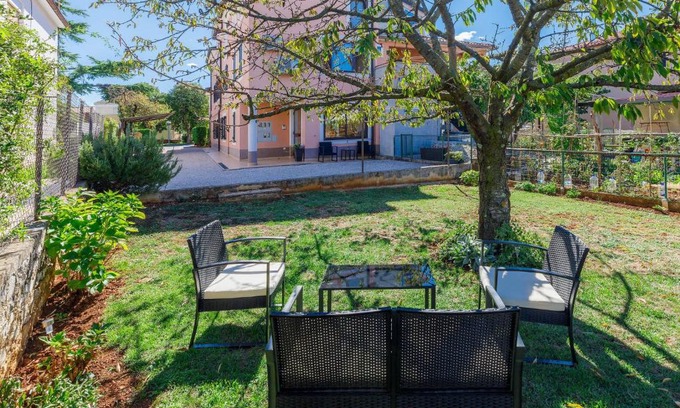 Umag Apartamento | Apartment Bruno-2 by Interhome