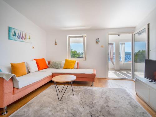 Selce Apartamento | Apartment Bruno by Interhome