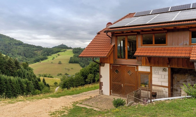 Prinzbach Apartamento | Apartment 'Burgblick' with Mountain View and Wi-Fi