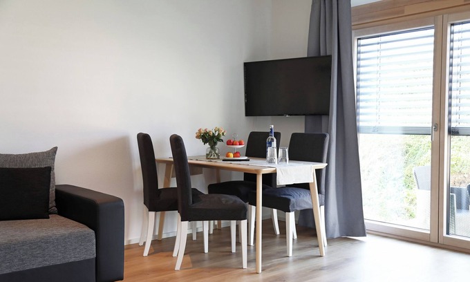 Harburg Apartamento | Apartamento 'Burgblick' con terraza privada, jardín privado y Wi-Fi