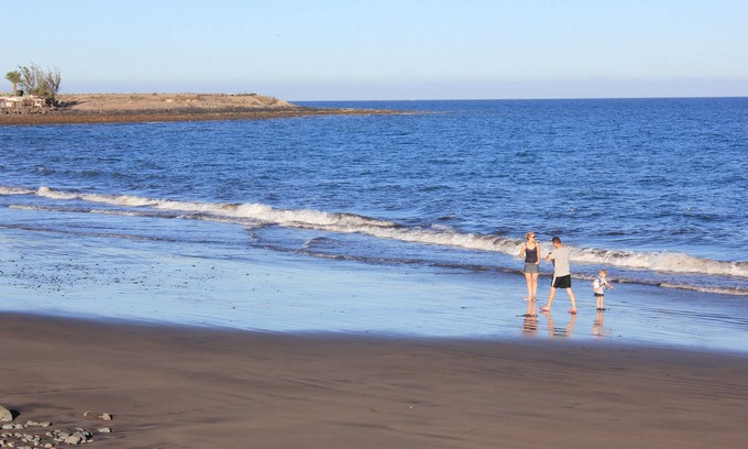 Tarajalillo Apartamento | Apartamento junto mar, piscina climatizada, tranquilo, nuevo, familias y niños.