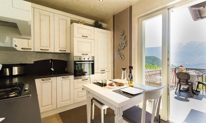Vesio Apartamento | Apartment 'Casa Stella' with Lake View, Private Terrace and Wi-Fi