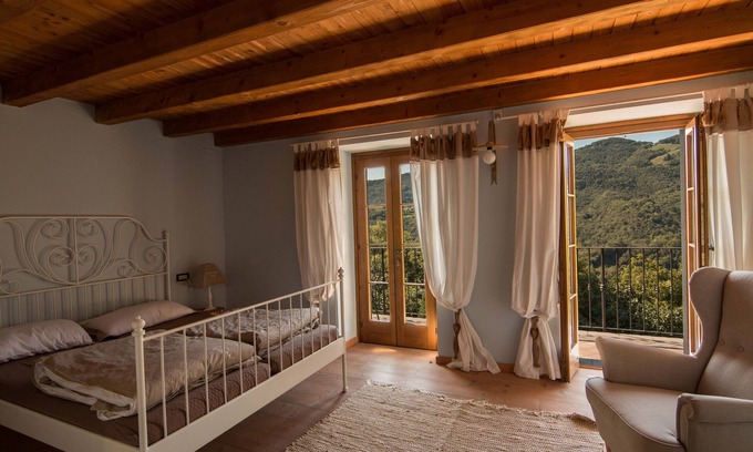 Vesio Apartamento | Apartment 'Casa San Francesco' with Mountain View, Private Terrace and Wi-Fi