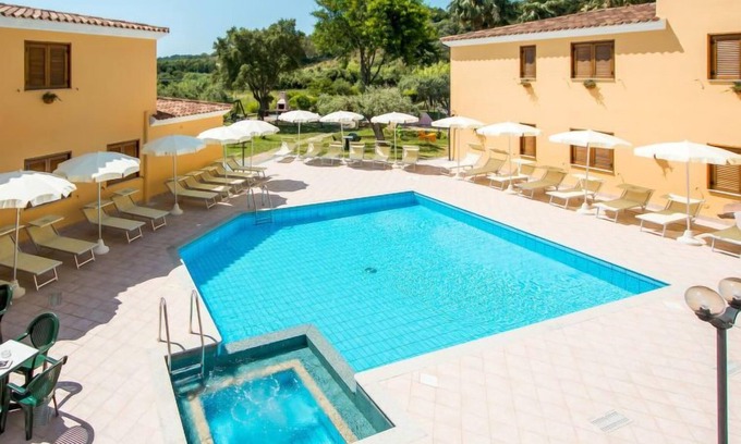 Sos Alinos Apartamento | Apartment Cala Viola in Orosei - 6 persons, 1 bedrooms