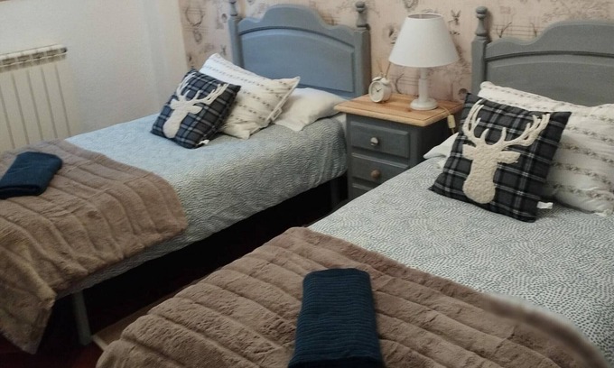 Canfranc-Estacion Apartamento | Apartment Canfranc, 2 bedrooms, 6 persons