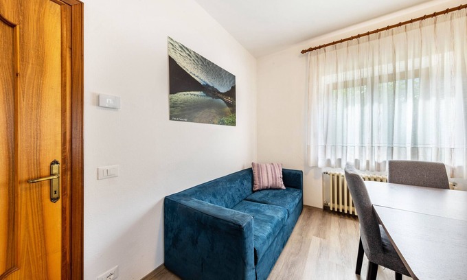 Auronzo di Cadore Apartamento | Apartamento 'Casa Da Rin Elena' con vistas a la montaña, jardín privado y Wi-Fi
