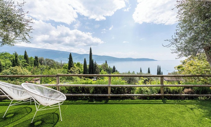 Gargnano Apartamento | Apartamento "Casa 50" con jardín y piscina compartida