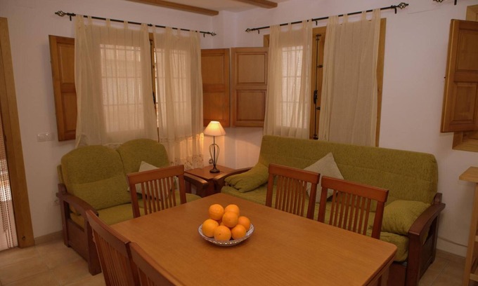 Benafer Apartamento | Apartamento 'Casa Arminda' con vistas a la montaña, terraza privada y balcón