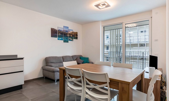 Vela Apartamento | Apartamento 'Casa Canova- Aparcamiento gratuito' con vistas a la montaña, terraza privada y Wi-Fi