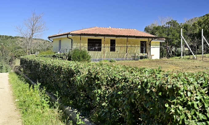 Elini Casa | Apartamento "Casa Corongiu 5" con vistas a la montaña y jardín compartido
