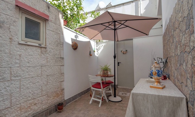 Trepuzzi Apartamento | Apartamento 'Casa de los Tíos' con jardín privado, Wi-Fi y aire acondicionado