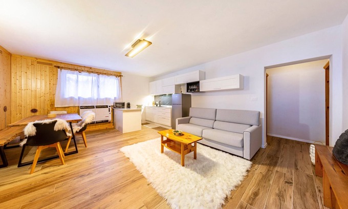 Vigo di Cadore Apartamento | Apartamento 'Casa Fiocco di Neve' con vistas a la montaña, jardín compartido y Wi-Fi