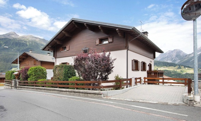 Valdisotto Apartamento | Apartamento 'Casa Grafa Bormio' con vistas a la montaña, jardín compartido y Wi-Fi