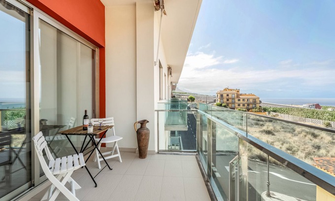 Tazacorte Apartamento | Apartamento 'Casa Graham' con vistas al mar, balcón y Wi-Fi