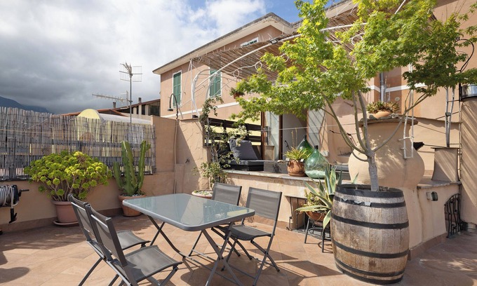 Tovo San Giacomo Apartamento | Apartamento 'Casa Gecko' con vistas a la montaña, terraza privada y Wi-Fi