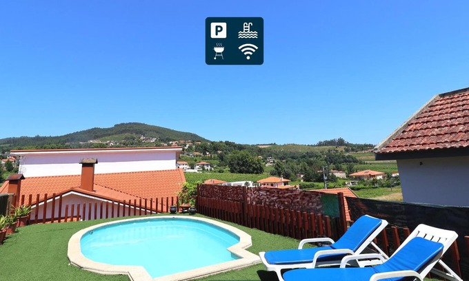 Molares Apartamento | Apartment 'Casa Alto Das Fragas' with Mountain View, Wi-Fi and Air Conditioning