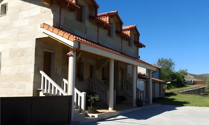 Requias Apartamento | Apartamento 'Casa Requias 1' con vistas al lago, jardín compartido y Wi-Fi