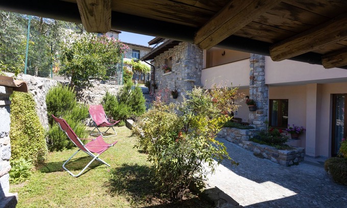 Vesio Apartamento | Apartamento 'Casa Rita App 4' con jardín compartido y Wi-Fi