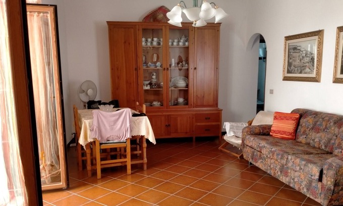 Ciro Apartamento | Apartamento 'Casa Rosa' con vistas al mar, terraza privada y aire acondicionado