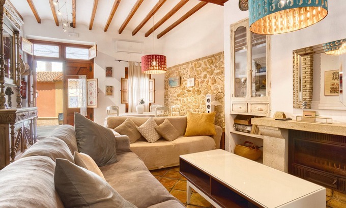 La Nucia Apartamento | Apartamento 'Casa Rural Les Avies Cerca Del Mar' con terraza privada, Wi-Fi y aire acondicionado