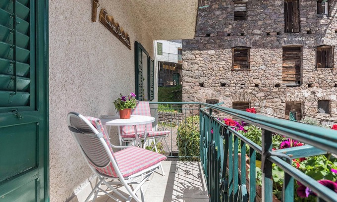 Sicina Apartamento | Apartamento "Casa Sicina Alberto" con vistas a la montaña, Wi-Fi y balcón