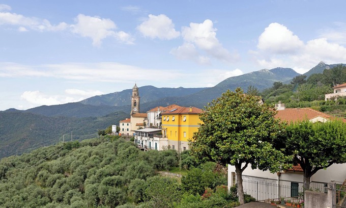 Bardino Nuovo Apartamento | Apartment 'Casa Vacanze Tra Gli Ulivi' with Sea View, Balcony and Wi-Fi