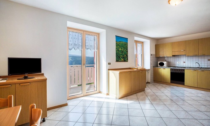 Brez Apartamento | Apartment 'Casa vacanze Rosa 5' with Mountain View, Balcony and Wi-Fi