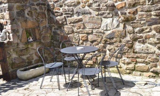 Bueres Apartamento | Apartment 'Castaño' with Private Terrace and Wi-Fi