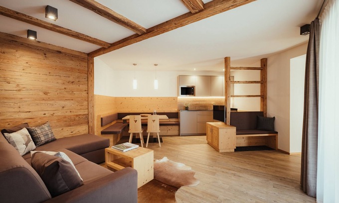San Genesio Apartamento | Apartamento 'Chalet La Flüta Arnica' con vistas a la montaña, jardín compartido y Wi-Fi