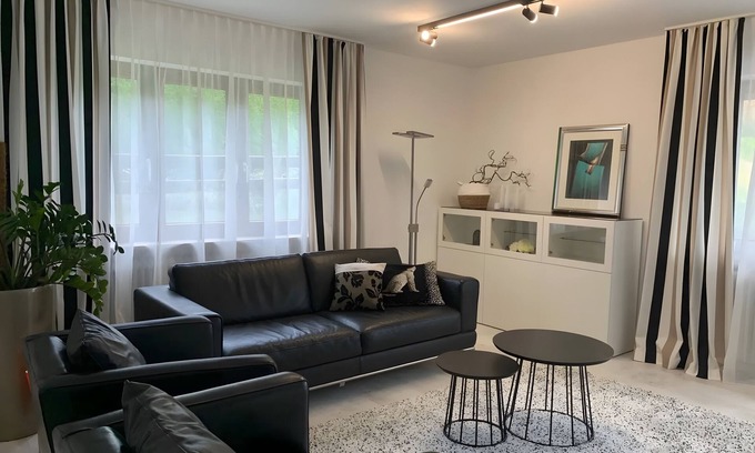 Gemarkung Laufen an der Eyach Apartamento | Apartamento 'Albtrauf Chalet' con vistas a la montaña y terraza privada