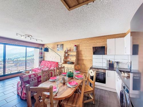 La Toussuire Apartamento | Apartment Champ Bozon by Interhome