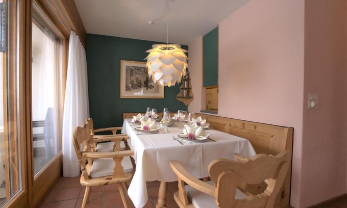 Sankt Moritz-Bad Apartamento | Apartment Chesa Maurus A5 by Interhome