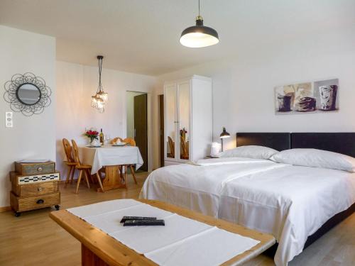 Sankt Moritz-Bad Apartamento | Apartment Chesa Ova Cotschna 303 by Interhome