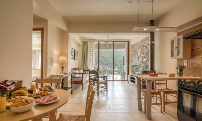Livadia Apartamento | Apartment Chrysi - Apartamento de lujo con vistas al mar y al valle