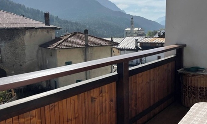 Domegge di Cadore Apartamento | Apartamento 'Ciasa De Pauli' con vistas a la montaña, balcón y Wi-Fi
