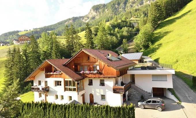 La Valle Apartamento | Apartamento 'Ciasa Mirio Mirio' con vistas a la montaña, balcón y Wi-Fi