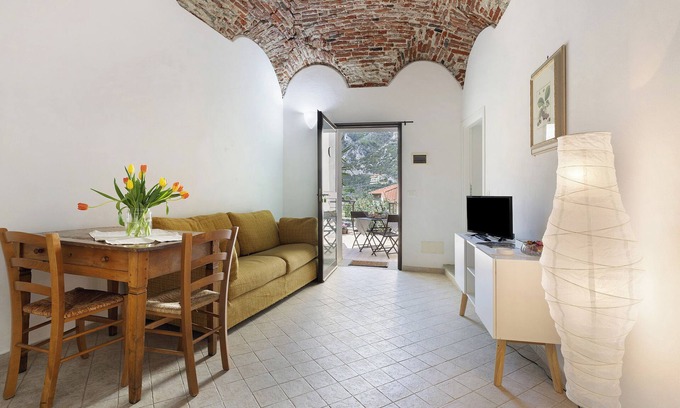 Toirano Apartamento | Apartamento 'Ciliegio Agriturismo La Ferla' con terraza privada y aire acondicionado
