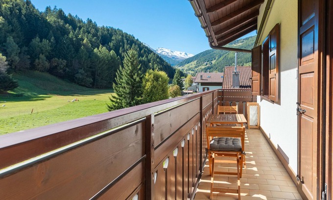 Isolaccia Apartamento | Apartamento 'Cima De' Piazzi 2' con vistas a la montaña, balcón y Wi-Fi