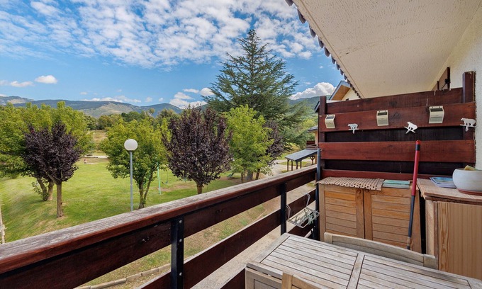 Sainte-Leocadie Apartamento | Apartment 'Cocoon for Two in the Mountains' with Mountain View, Balcony and Wi-Fi