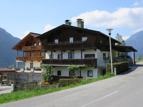 Bruck am Ziller Apartamento | Apartment Comfortappart Eberharter by Interhome