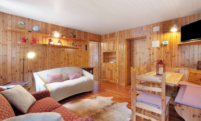 Campodolcino Apartamento | Apartamento 'Corti Garden' con vistas a la montaña, jardín privado y Wi-Fi