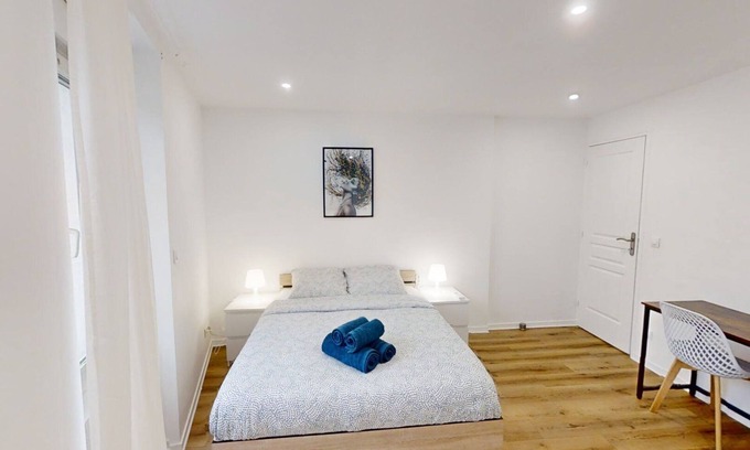 Le Mee-sur-Seine Apartamento | Apartment 'Cosy Calm Seine Riverside Garden' with Balcony and Wi-Fi