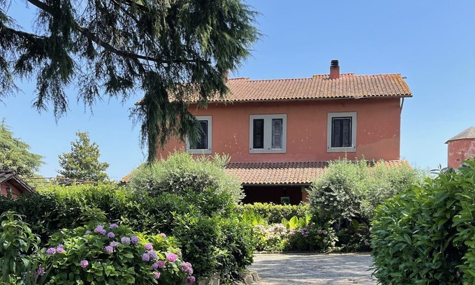 Zona LIV La Giustiniana Apartamento | Apartment "Cottages 995" with Shared Terrace & Wi-Fi