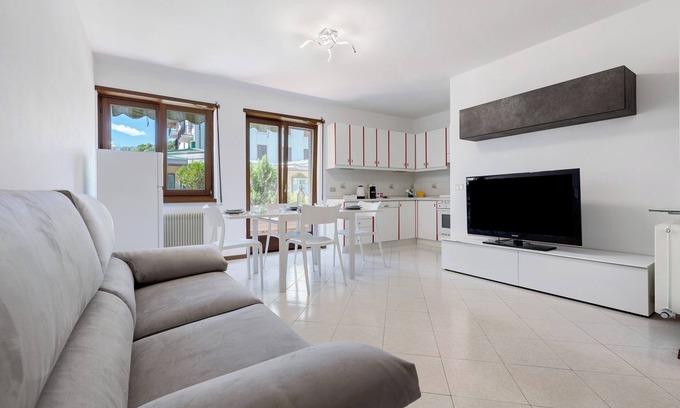 Ponte Arche Apartamento | Apartamento 'Cuore Di Comano' con vistas a la montaña, terraza privada y balcón
