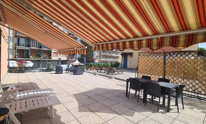 Vado Ligure Apartamento | Apartamento 'Da Nonna Pina' con vistas al mar, terraza privada y Wi-Fi